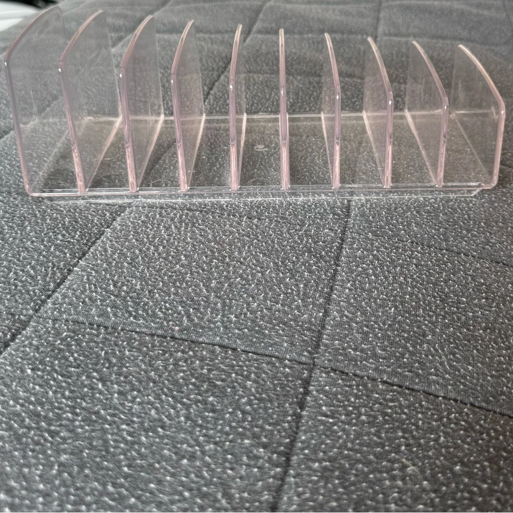 Acrylic Makeup Pallet Holder!